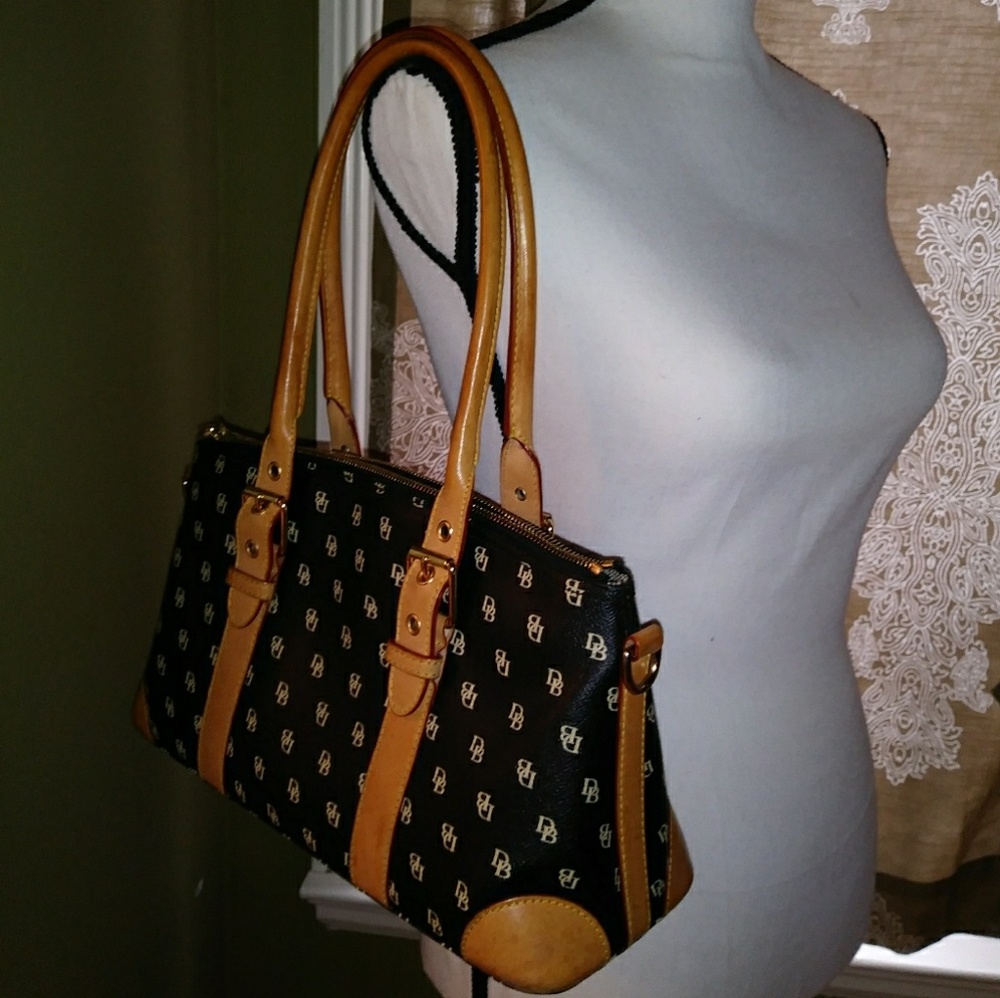 Dooney & Bourke "classic"